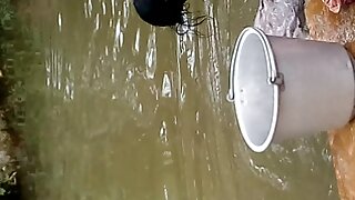 دلکش سنہرے بالوں وال ...