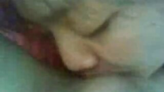 چھوٹے tittied غیر مل ...